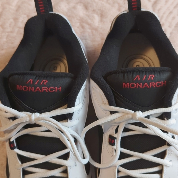 EUC Men's Nike Air Monarch Size 11.5 - Picture 8 of 11